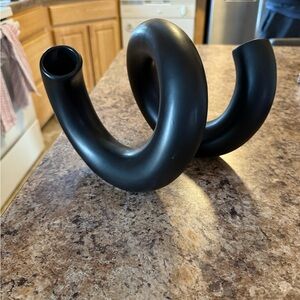 Black Curved Vase